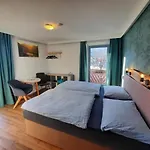 Bed & Breakfast Haus Peter Latschach ober dem Faakersee
