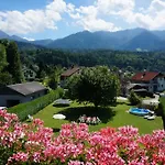 Haus Peter Bed & Breakfast 3*