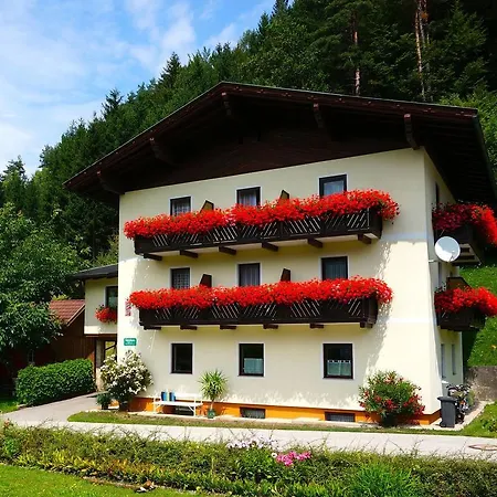 Frühstückspension Haus Peter Latschach ober dem Faakersee