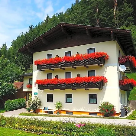 Haus Peter Latschach ober dem Faakersee